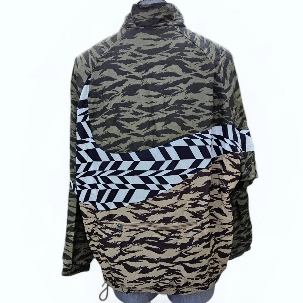Nike | NSW AOP Vaporwave Swoosh Woven Half-Zip Jacket | Packable | Mens - Picture 6 of 16